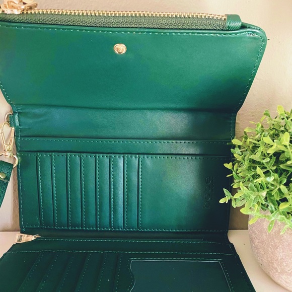 BEBE TRIFOLD WALLET - Picture 2 of 2